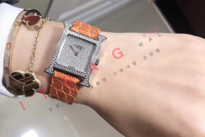 ޽            23067 ()