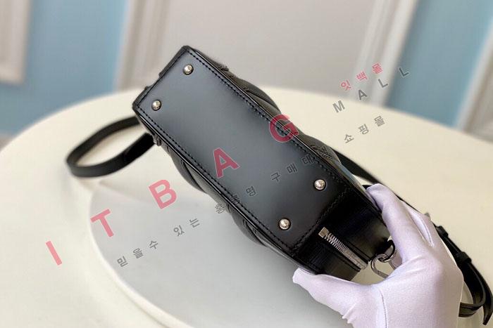 ̺ ̴    M44582-1 