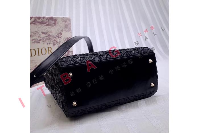  ̵ ̵   A5206