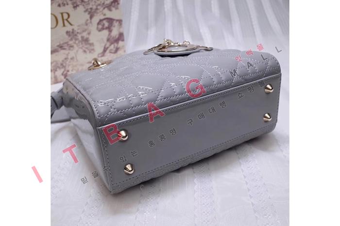   ̵  A8220-2