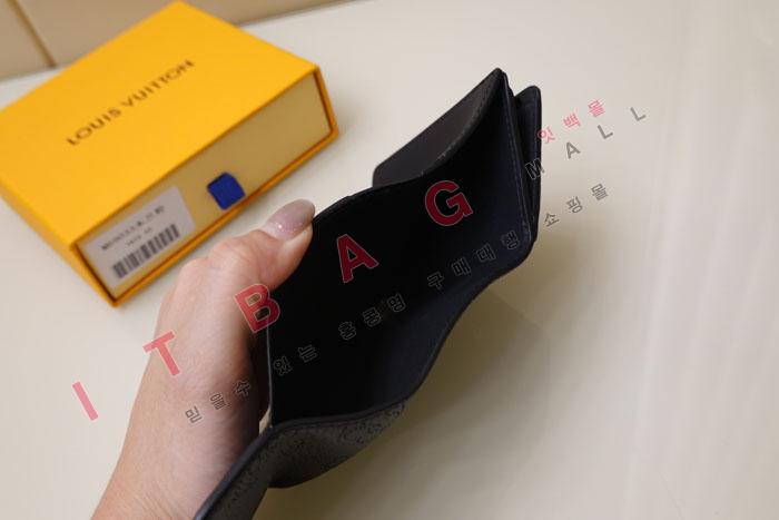 ̺ ̸ XS   M69033