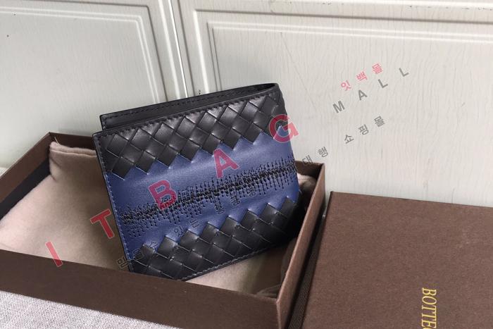 װ   SF8022
