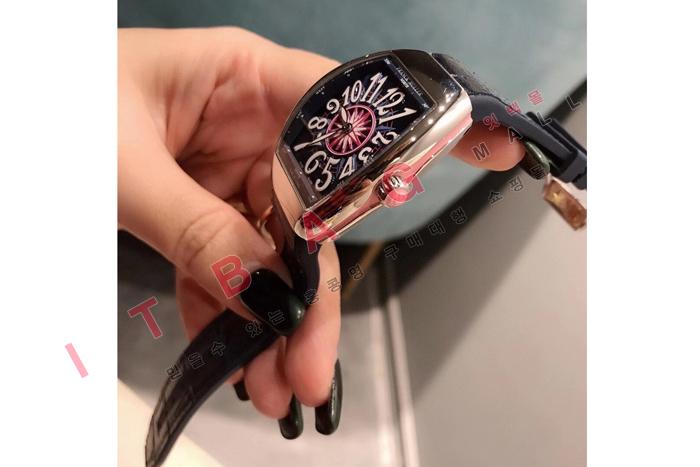 ũ ķ    FM85589-1 ()