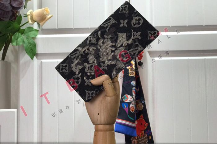 ̺ ¥   M80019