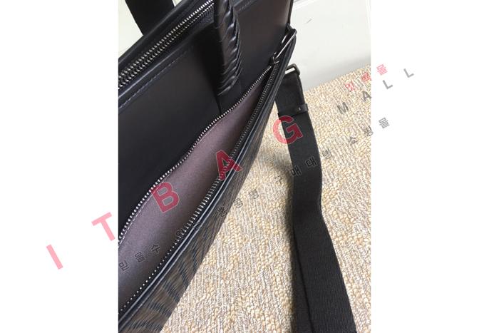 װ     SF100590
