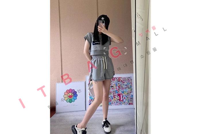    AMY8221