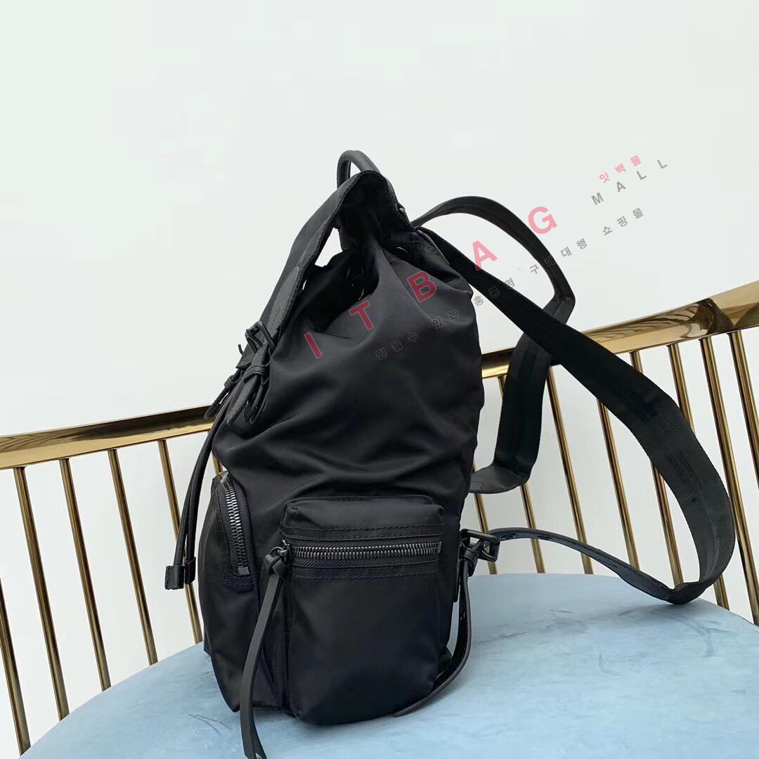  Ϸ     BU70017 