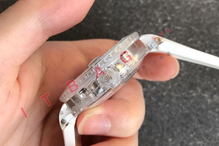 η ƽ    EX11739