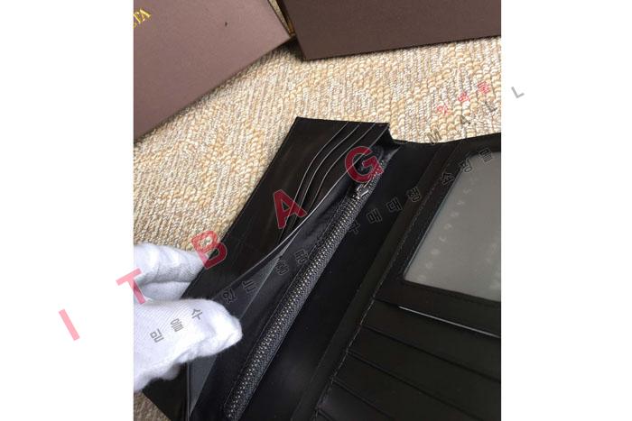 װ   SF8070