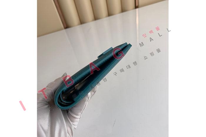 ̺ PF Ƽ   M81026