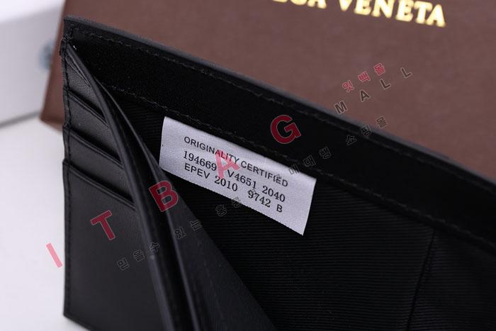 װ    SF8074