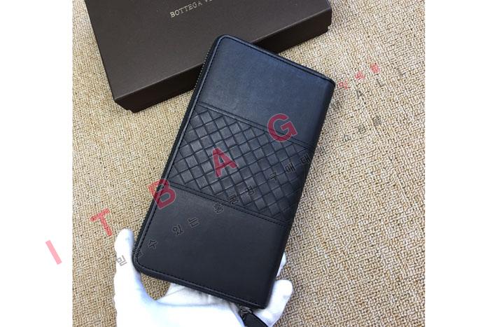װ    SF8077