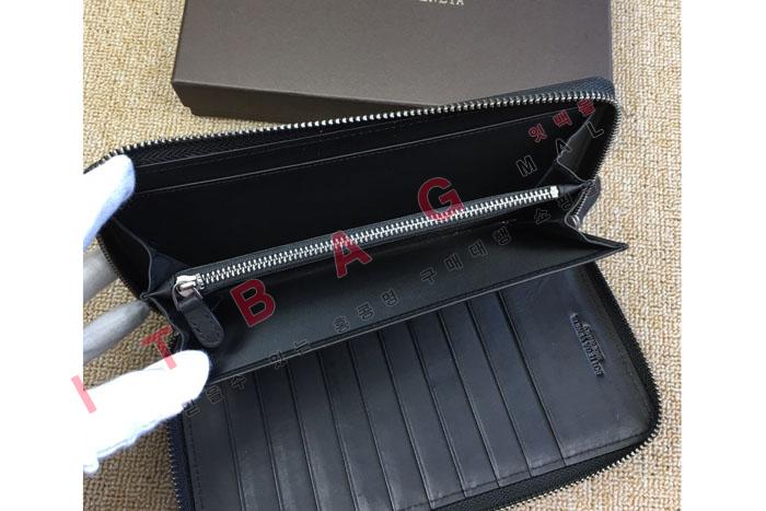 װ    SF8077