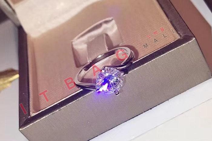 Ұ   JZ6104
