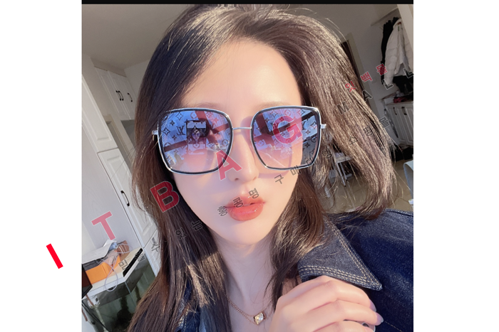 ̺ ۶  BS6438 ()