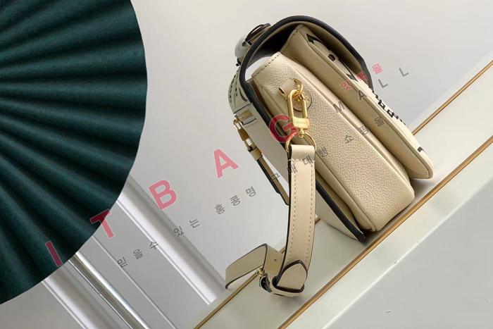 ̺  Ʈ Ƽ ũν M46028-2 (̾)