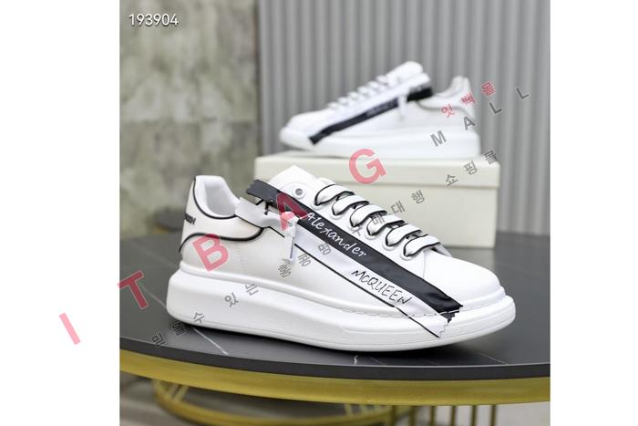 ˷  MYB2680               