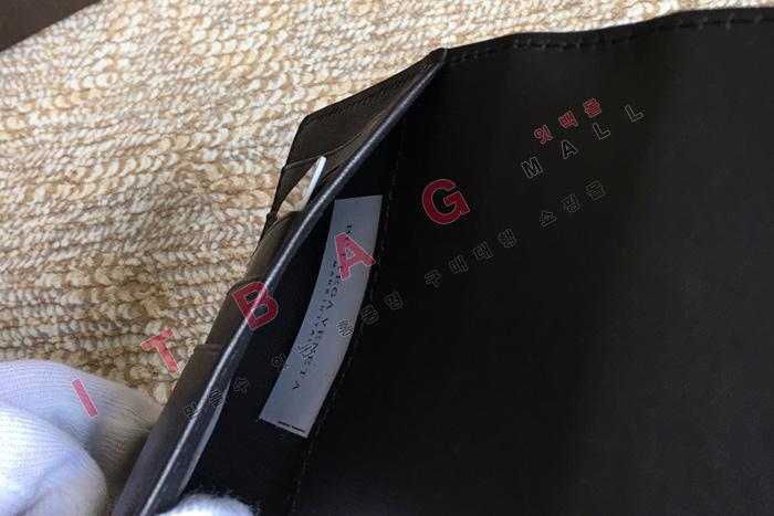 װ    SF8082