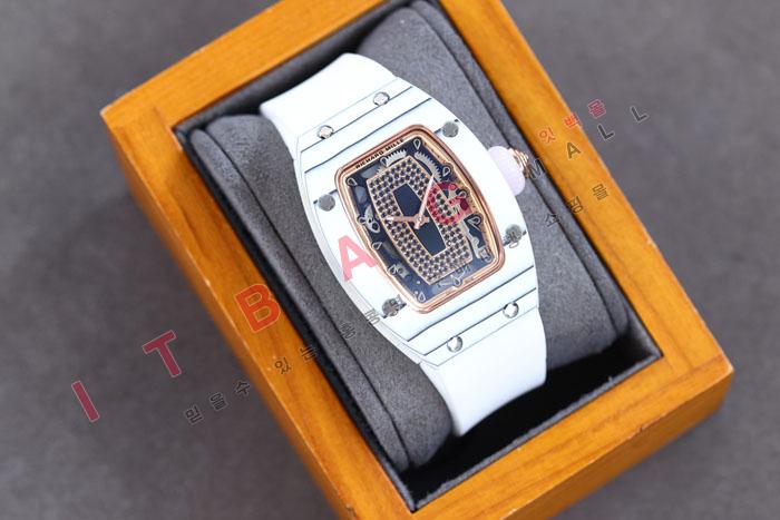    ƽ   HT60007 ()