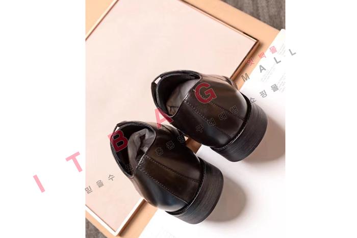 ̺    LP8423