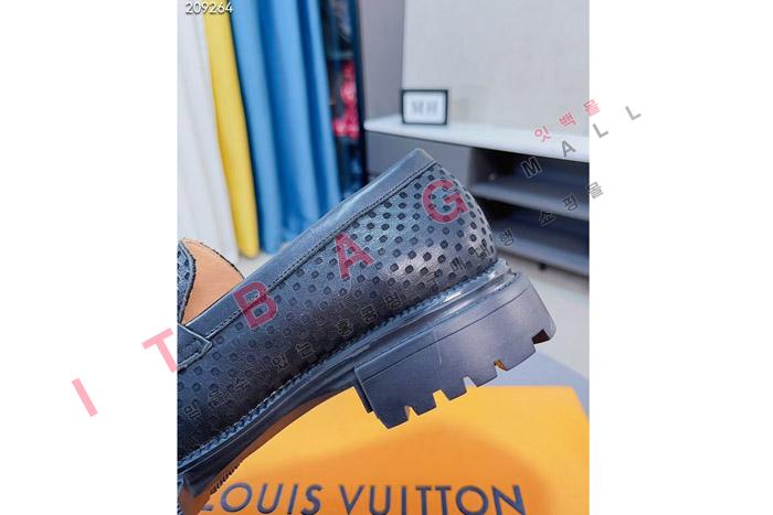 ̺    MYB8657