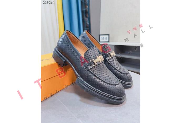 ̺    MYB8657