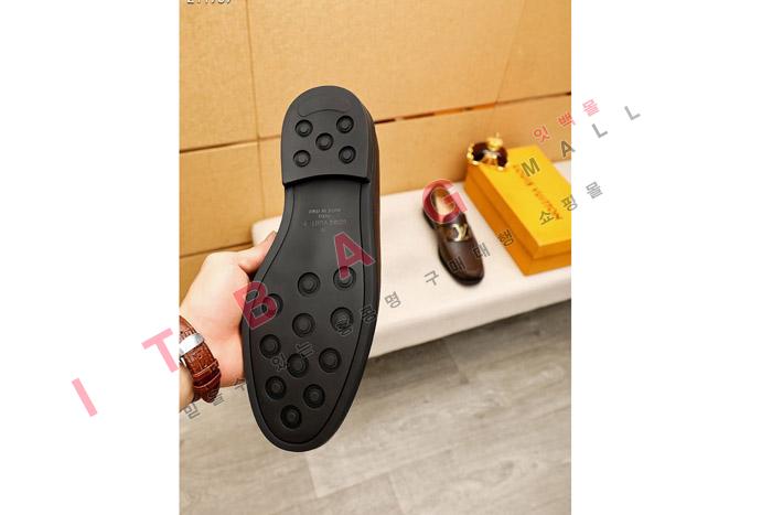 ̺    MYB6748