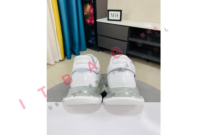  MYB6756