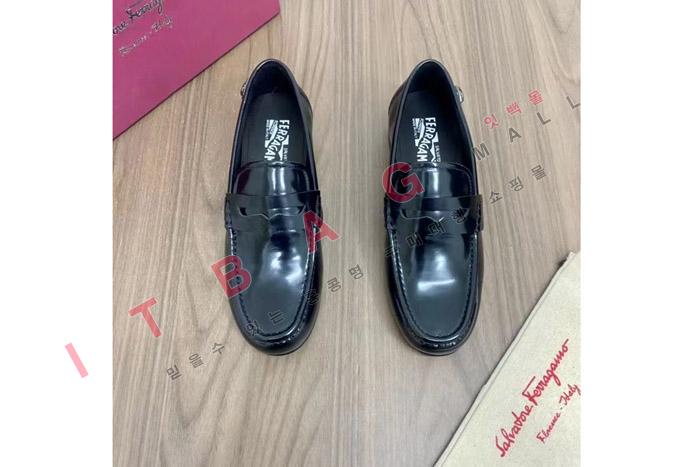 ䷹    LP8772