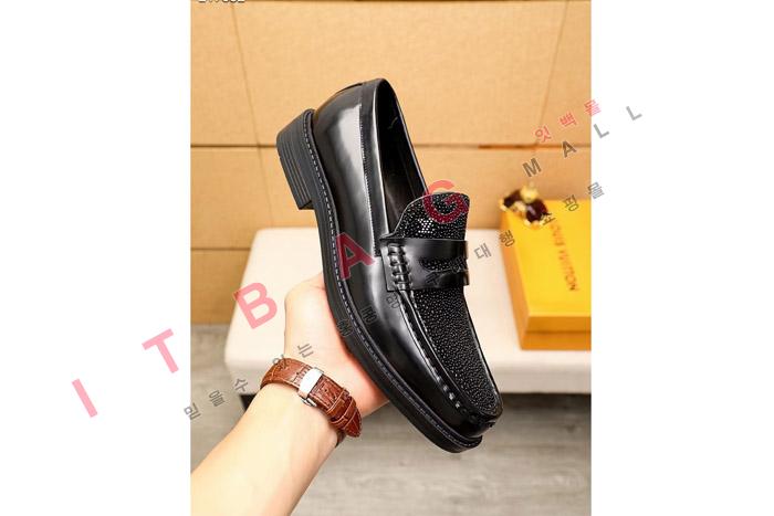 ̺    MYB9644