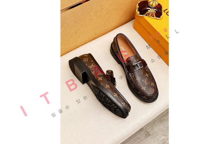 ̺   MYB9645