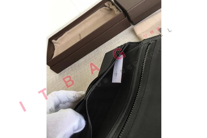 װ   SF8101