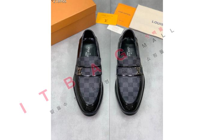 ̺    MYB6559