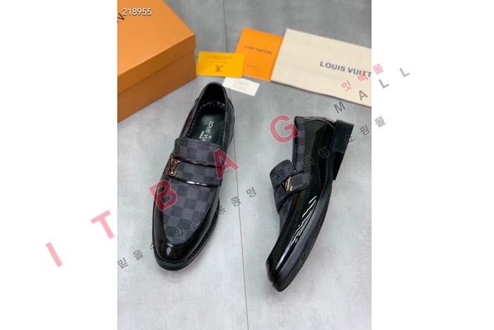 ̺    MYB6559