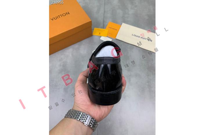 ̺    MYB6559