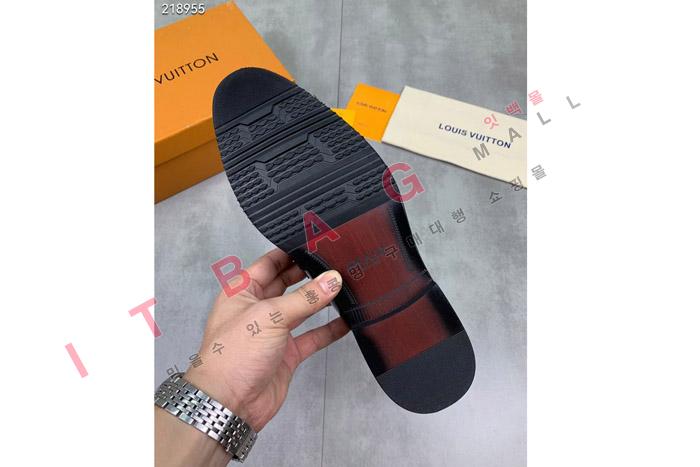 ̺    MYB6559