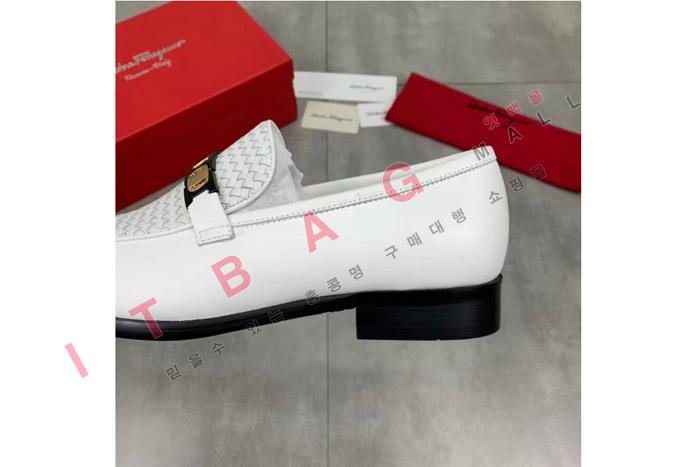 ䷹     LP8465-1
