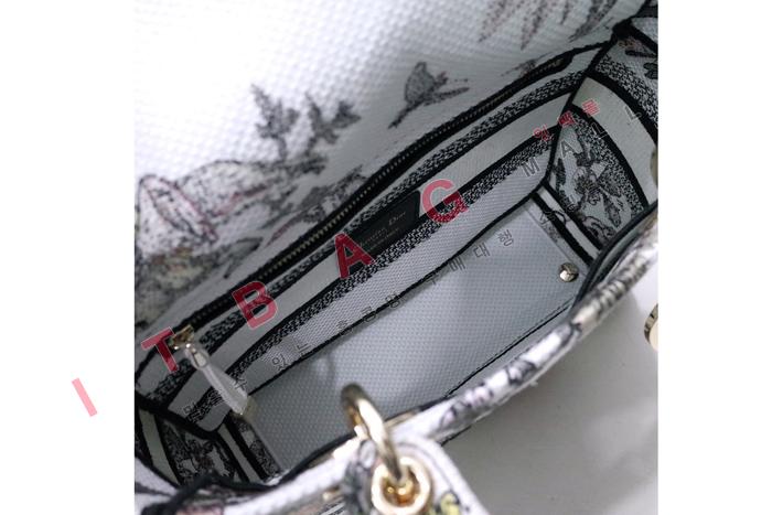  ̵  D-̵  DR90197-3