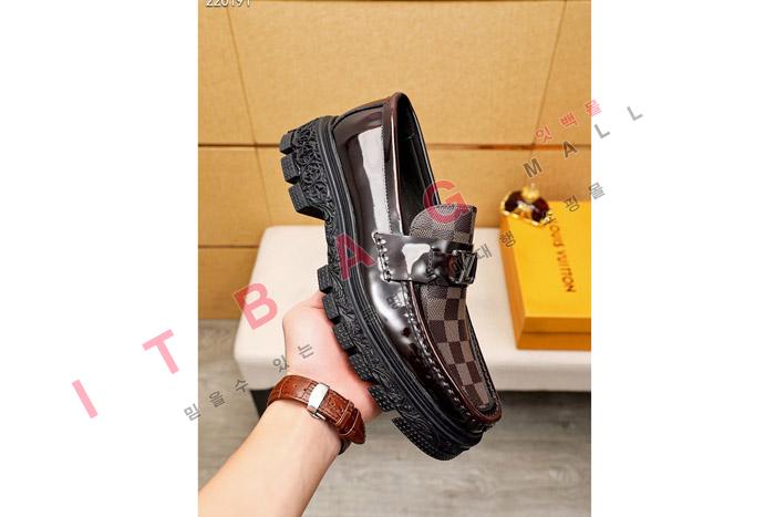̺   MYB5891