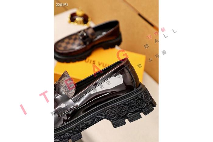 ̺   MYB5891