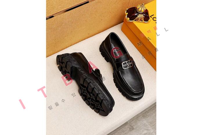 ̺   MYB5892