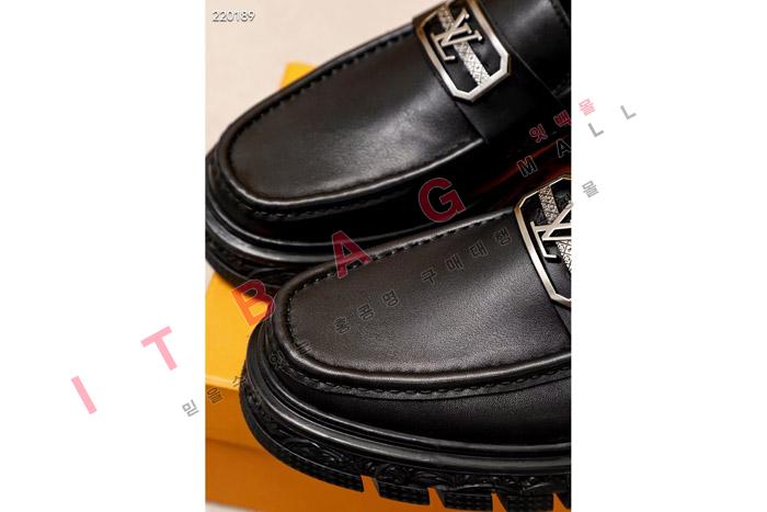 ̺   MYB5892