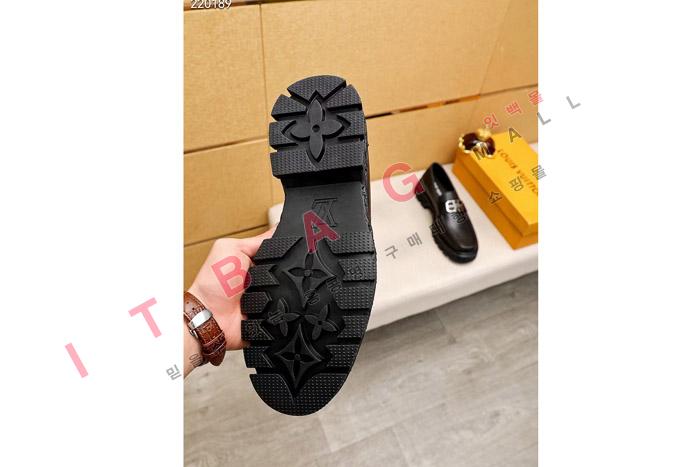 ̺   MYB5892