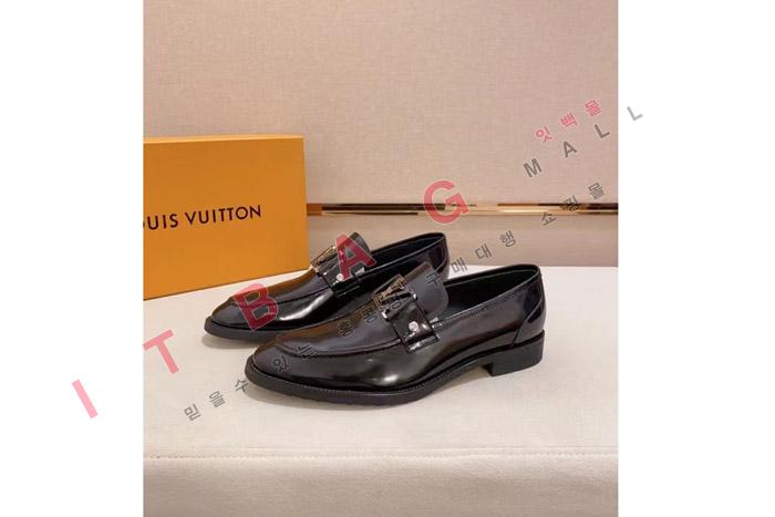 ̺    YF9540