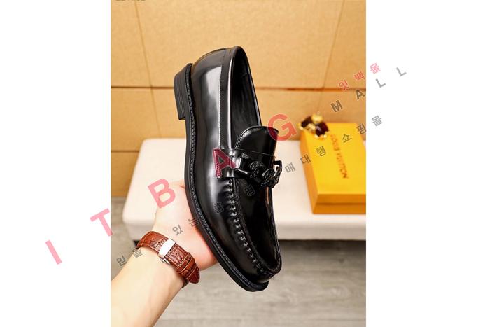̺     MYB6767
