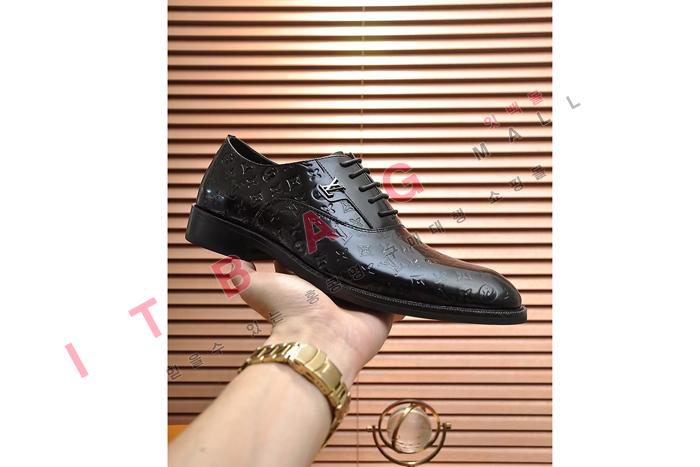 ̺   MYB3867