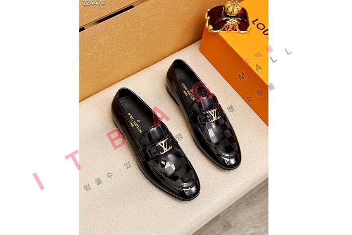 ̺   MYB3870