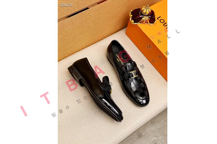 ̺   MYB3870