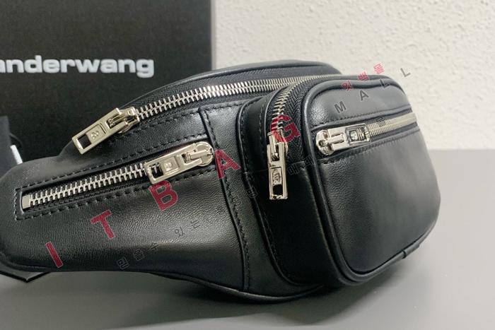 ˷   ̴//̵   AW3400