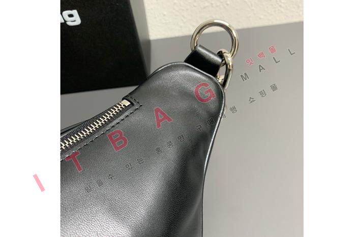 ˷   ̴//̵   AW3400